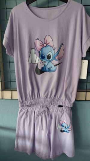 stitch setje lila kort broekje met shirtje.